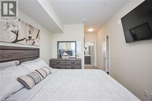 16 Concord Place Unit# 803, Grimsby, ON - Indoor Photo Showing Bedroom