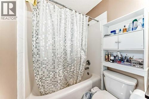 32 Saddlebrook Place Ne, Calgary, AB - Indoor Photo Showing Bathroom