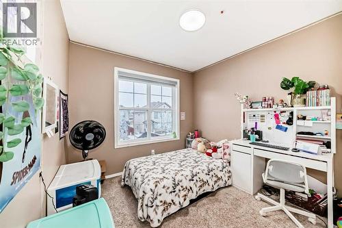 32 Saddlebrook Place Ne, Calgary, AB - Indoor Photo Showing Bedroom