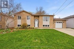 12 MARINA DRIVE Brighton, ON K0K 1H0