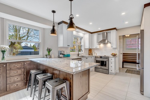 Cuisine - 297 Mayfair Drive, Beaconsfield, QC - Indoor Photo Showing Kitchen With Upgraded Kitchen