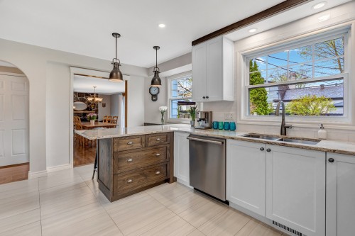 Cuisine - 297 Mayfair Drive, Beaconsfield, QC - Indoor Photo Showing Kitchen With Double Sink