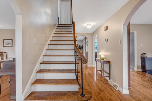 Escalier - 297 Mayfair Drive, Beaconsfield, QC - Indoor Photo Showing Other Room
