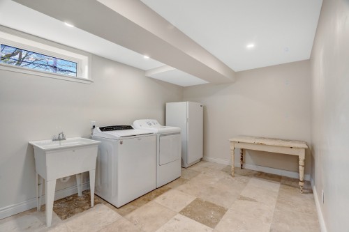 Salle de lavage - 297 Mayfair Drive, Beaconsfield, QC - Indoor Photo Showing Laundry Room