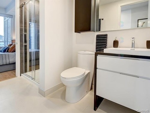 Bathroom - 2207-1188 Rue St-Antoine O., Montréal (Ville-Marie), QC - Indoor Photo Showing Bathroom