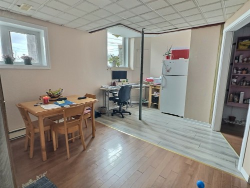 Coin-repas - 2866 Av. Larivière, Rouyn-Noranda, QC - Indoor