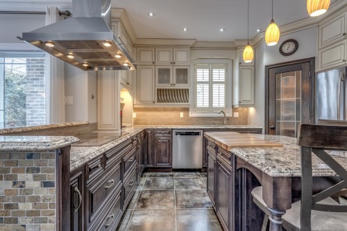 Cuisine - 45 Rue De Servando, Blainville, QC - Indoor Photo Showing Kitchen With Upgraded Kitchen