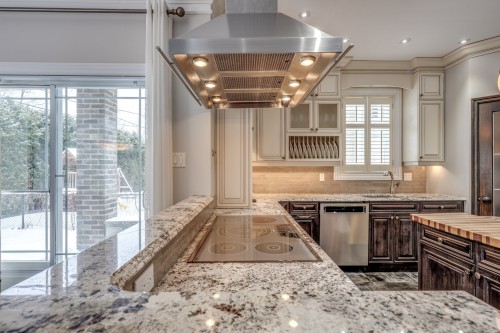 Cuisine - 45 Rue De Servando, Blainville, QC - Indoor Photo Showing Kitchen With Upgraded Kitchen