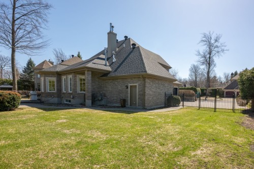 Cour - 45 Rue De Servando, Blainville, QC - Outdoor
