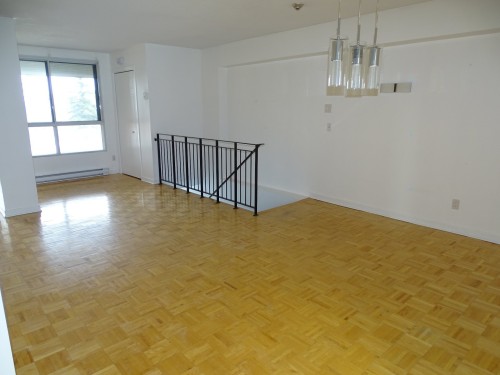 Salle à manger - 205-2900 Rue Édouard-Montpetit, Laval (Chomedey), QC - Indoor Photo Showing Other Room