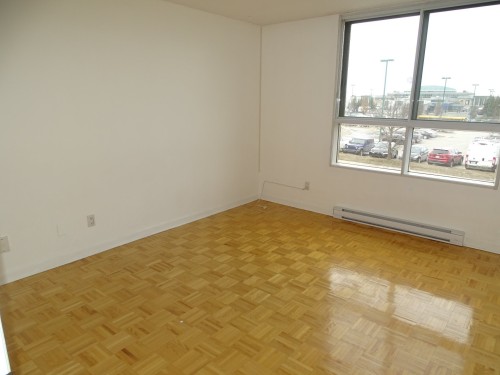 Chambre à coucher principale - 205-2900 Rue Édouard-Montpetit, Laval (Chomedey), QC - Indoor Photo Showing Other Room