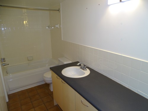 Salle de bains - 205-2900 Rue Édouard-Montpetit, Laval (Chomedey), QC - Indoor Photo Showing Bathroom