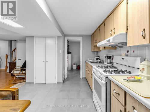 4157 Ottewell Crescent, Mississauga, ON - Indoor Photo Showing Kitchen