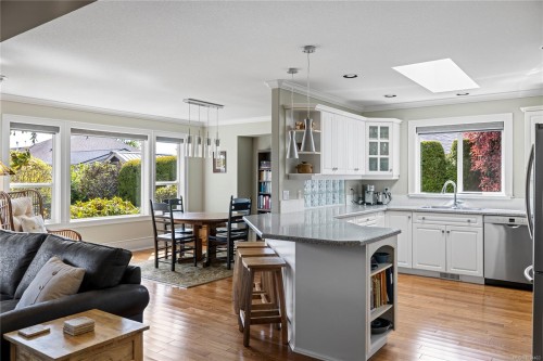 763 Anson Pl, Qualicum Beach, BC 