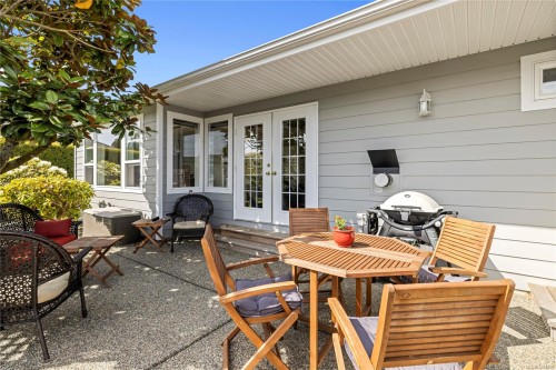 763 Anson Pl, Qualicum Beach, BC 