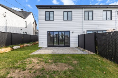 Courtyard - 13865 Rue Du Merlot, Mirabel, QC - Outdoor With Exterior