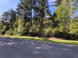 750 Dalkeith Ave North Saanich, BC V8L 5G7