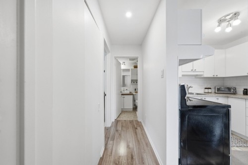 Corridor - 101-124 Rue De Wolfe, Bromont, QC - Indoor