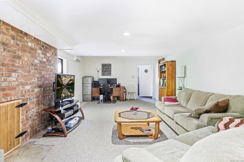 970 Mclean Rd, Coombs, BC 