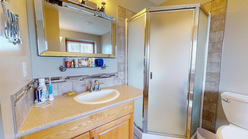 1308 20A Street, Cranbrook, BC - Indoor Photo Showing Bathroom