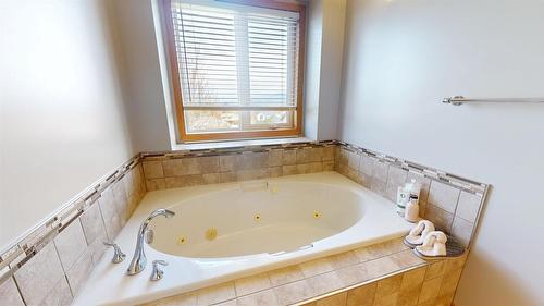 1308 20A Street, Cranbrook, BC - Indoor Photo Showing Bathroom