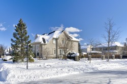 819 Canyon Street  Mississauga, ON L5H 4M3