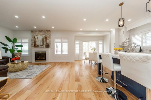 3773 Quiet Creek Drive, Mississauga, ON - Indoor Photo Showing Living Room With Fireplace