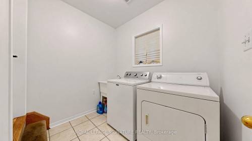 6086 Windfleet Crescent, Mississauga, ON - Indoor Photo Showing Laundry Room