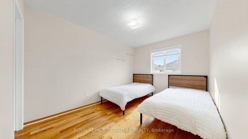 6086 Windfleet Crescent, Mississauga, ON - Indoor Photo Showing Bedroom