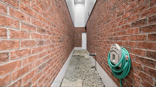 6086 Windfleet Crescent, Mississauga, ON - Indoor Photo Showing Other Room