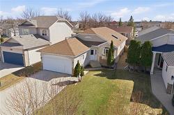12 Roseglen CR  Winnipeg, MB R3Y 1R4