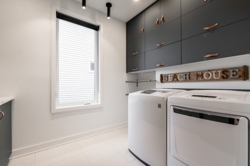 Salle de lavage - 1128 Rue Breux, Chambly, QC - Indoor Photo Showing Laundry Room