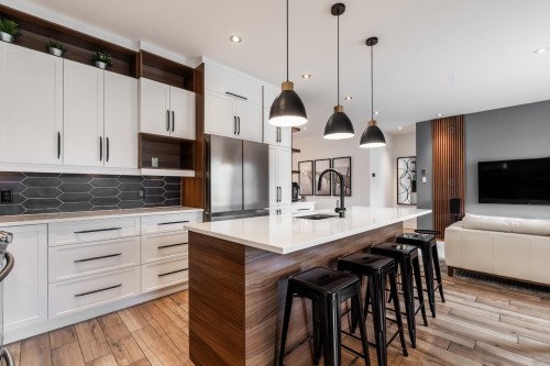 Cuisine - 1128 Rue Breux, Chambly, QC - Indoor Photo Showing Kitchen With Upgraded Kitchen