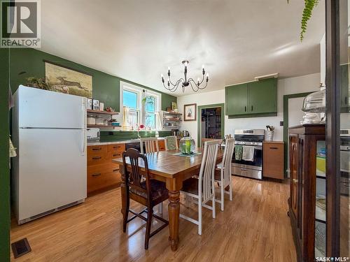 227 Riverside Boulevard, Eastend, SK - Indoor