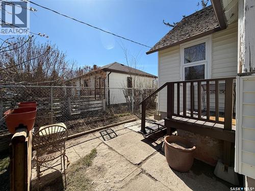 227 Riverside Boulevard, Eastend, SK - Outdoor With Exterior
