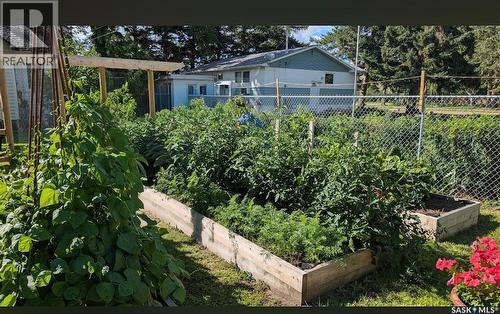 227 Riverside Boulevard, Eastend, SK - Outdoor