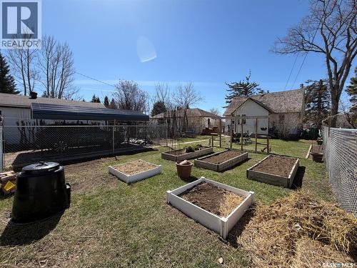 227 Riverside Boulevard, Eastend, SK - Outdoor