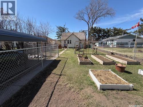 227 Riverside Boulevard, Eastend, SK - Outdoor