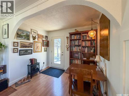227 Riverside Boulevard, Eastend, SK - Indoor