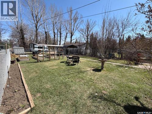 227 Riverside Boulevard, Eastend, SK - Outdoor