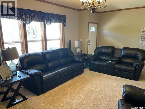 24 Hall Street, Halbrite, SK - Indoor Photo Showing Living Room