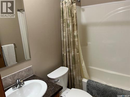 24 Hall Street, Halbrite, SK - Indoor Photo Showing Bathroom