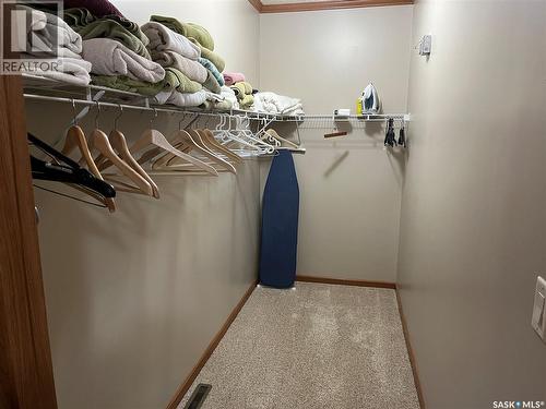 24 Hall Street, Halbrite, SK - Indoor