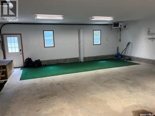 24 Hall Street, Halbrite, SK - Indoor