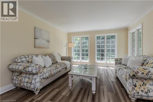 331 Lanark Street, Caledonia, ON - Indoor Photo Showing Living Room