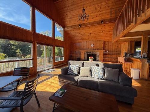 935 Big Harbour Road, Big Harbour, NS - Indoor Photo Showing Living Room