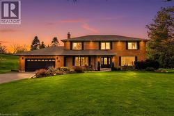 26 WENEIL Drive  Freelton, ON L8B 0Z6