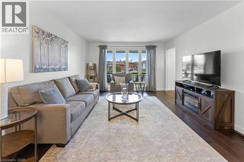 142 Marcella Crescent, Hamilton, ON - Indoor Photo Showing Living Room