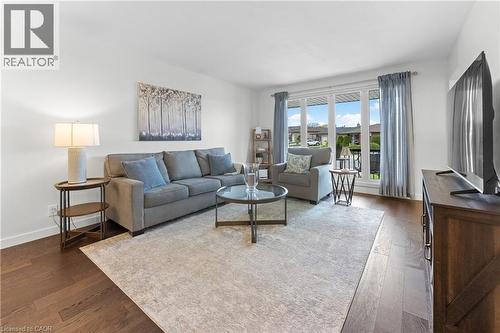 142 Marcella Crescent, Hamilton, ON - Indoor Photo Showing Living Room