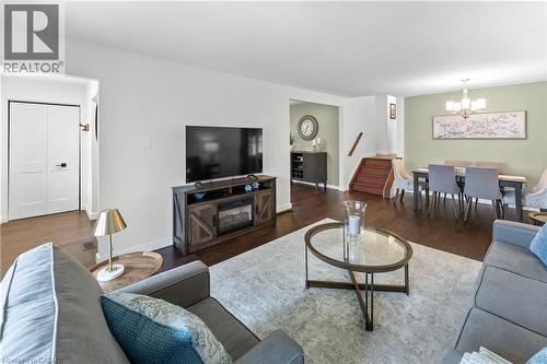 142 Marcella Crescent, Hamilton, ON - Indoor Photo Showing Living Room